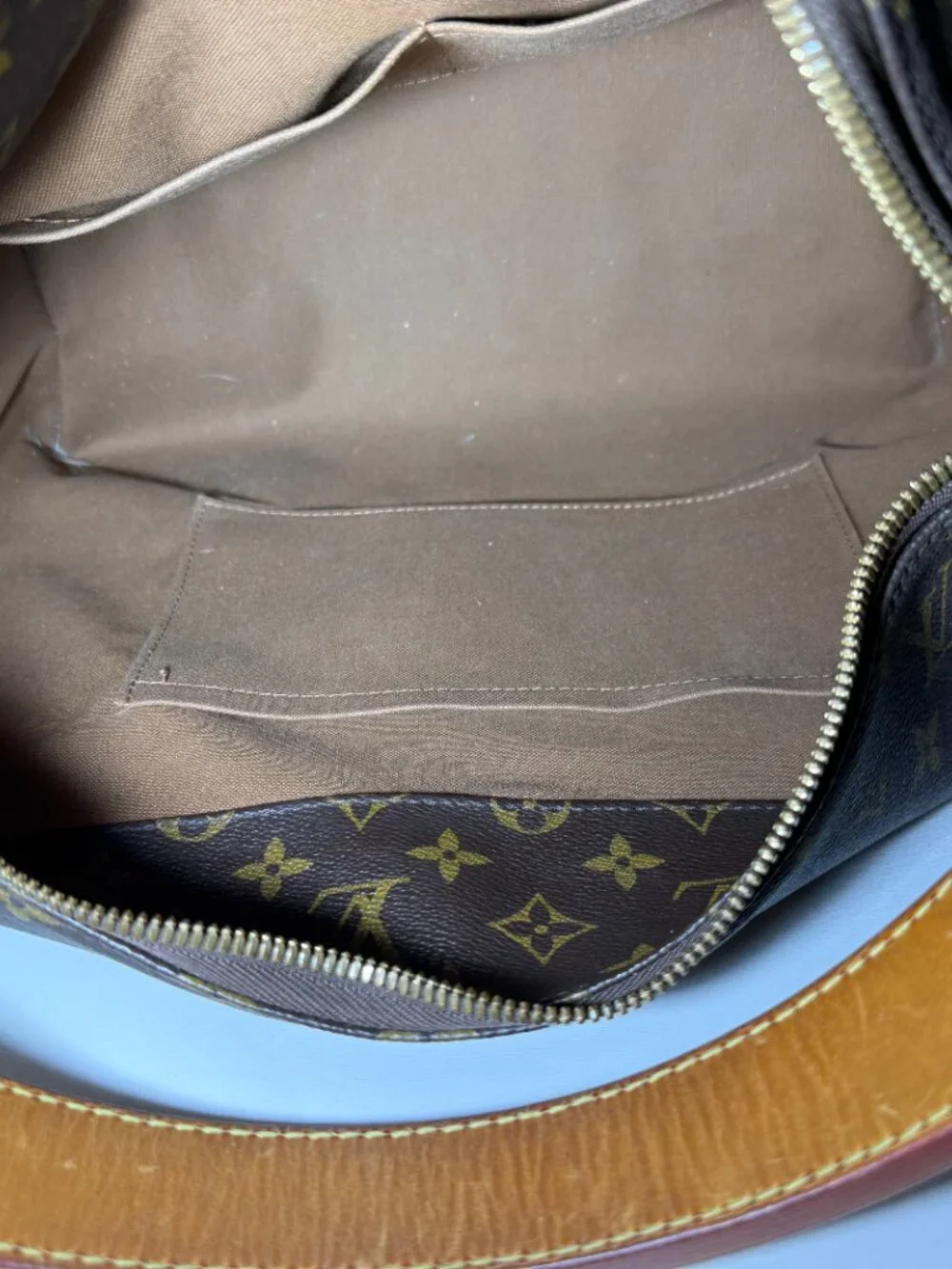 LOUIS VUITTON MONTORGUEIL GM